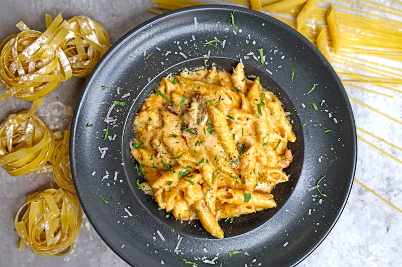 Creamy house mac and cheese side